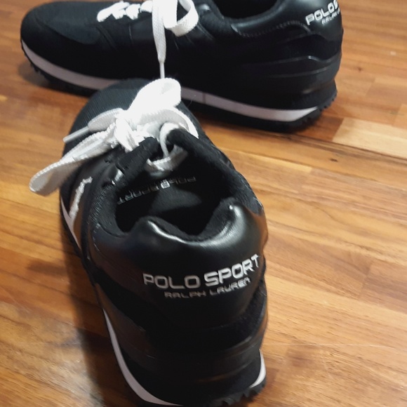 Designer Sneaker - Picture 2 of 3